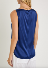 Load image into Gallery viewer, Max Mara Pan Scoop Neck Blue Silk Vest
