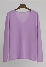 Load image into Gallery viewer, Herzen&#39;s Angelegenheit Lilac Cashmere Jumper
