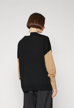 Load image into Gallery viewer, Hugo Boss Floricana Colour Block Jumper
