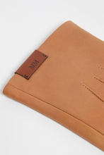 Load image into Gallery viewer, Max Mara Lemma Camel Leather Gloves
