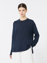 Load image into Gallery viewer, Max Mara MMLFOGLIA Oversized Navy Jumper
